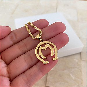 Colar Feminino Símbolo Mangalarga Marchador no Cordão Baiano