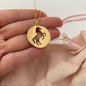 Colar Feminino Medalha Redonda com Cavalo