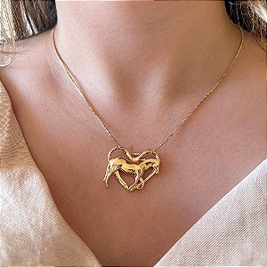 Colar Feminino Coração com Cavalo Elegante