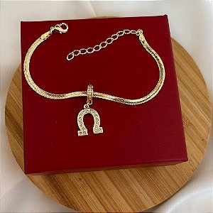 Pulseira Feminina com Fita e Berloque de Ferradura