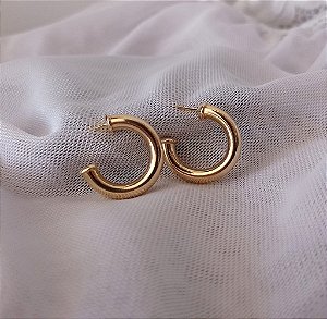 Brinco Argola Formato Tipo C Tubo Fino Banhado Ouro 18k Antialergico