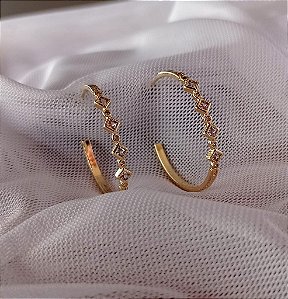 Brinco Argola com fileira de  Zirconia Branca Banhado a Ouro 18k Antialergico