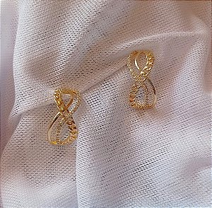 Brinco Infinito Vazado Minimalista Banhado Ouro 18k Antialergico