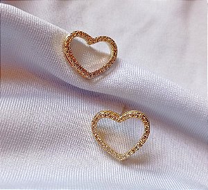 Brinco Coracao Vazado com Zirconia Banhado Ouro 18k Antialergico