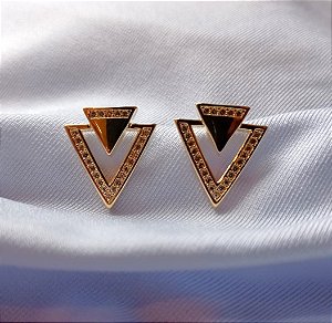 Brinco Triangulo Cravejado com Zirconia Banhado Ouro 18k Antialergico