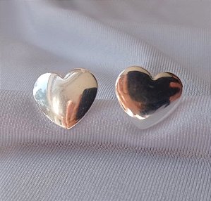 Brinco Coracao Liso Prateado Fino Antialergico