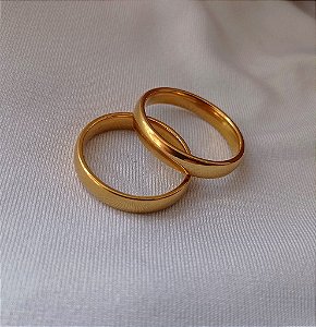 Par Aliancas Casamento Noivado Anatomica Lisa  Banhadas a Ouro 18k Antialergico