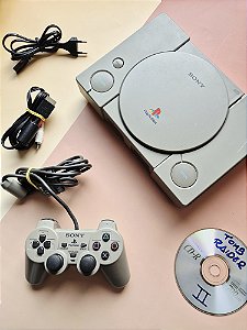 PlayStation 1 Fat (PS1) + Controle + Jogo Mídia Física 007 Racing