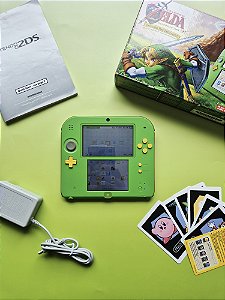Nintendo 2DS The Legend Of Zelda Ocarina Of Time Edition + Cartão De Memória 4GB Configurado e Com Jogos Instalados