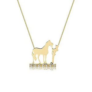 Gargantilha Feminina Mulher com Cavalo e Detalhes em Zircônia Banhada a Ouro 18K