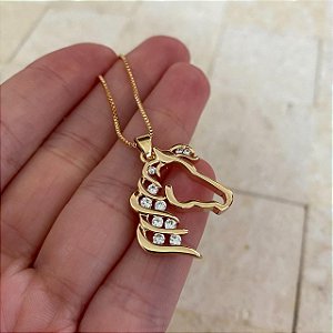 Colar Feminino Cavalo com Pedras Brilhantes Banhado a Ouro 18K
