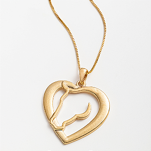 Colar Feminino Coração com Rosto de Cavalo Banhado a Ouro 18K