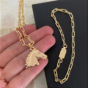 Conjunto Masculino Cabeça de Cavalo com Cordão Cartier Banhado a Ouro 18K