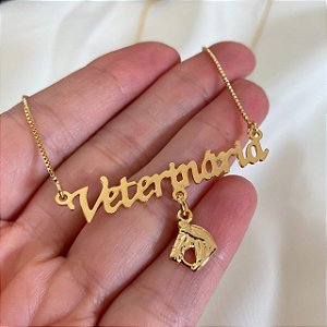 Gargantilha Feminina Veterinária com Cavalo Banhado a Ouro 18K