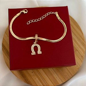 Pulseira Feminina com Fita e Berloque de Ferradura Banhada a Ouro 18K