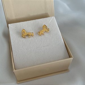 Brinco Cavalo Médio Banhado a Ouro 18k