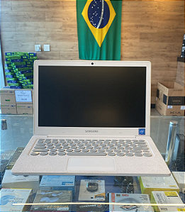 Notebook Samsung NP530XBB Celeron N4000 4GB 128GB Tela 13.3" FullHD SEMINOVO