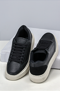 TÊNIS O EM COURO COM ELÁSTICO PRETA