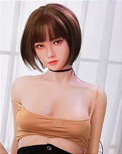 Boneca sexual realista Suri de 140cm com esqueleto metálico e silicone TPE