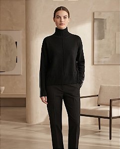 BLUSA MANGA LONGA EM TRICOT GOLA ALTA COM ROLETÊ (PRETO)