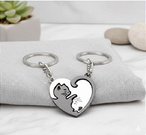 Chaveiro Casal Metades Coração Romântico 5cm