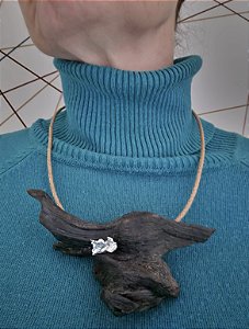 Colar em Madeira do Mar, Prata e Talo de Arumã