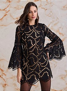 Vestido Curto Algodão Bordado