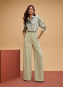 Calça Alfaiataria Bolsos Aplicados