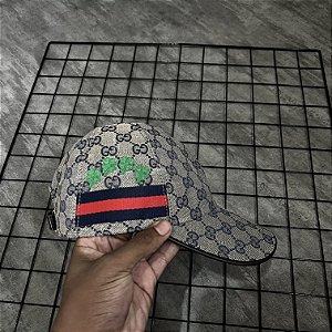 Boné World Clover Cinza