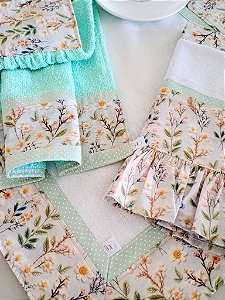 Kit cozinha 3 Peças: Toalhinha de Chá, Bate Mão e Pano de Copa – Floral com Babado