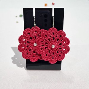 Brinco Flor de crochê vermelho