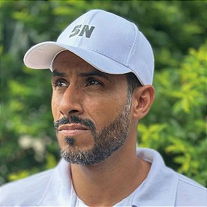 Boné Branco 5N | Estilo Clássico com Identidade Original