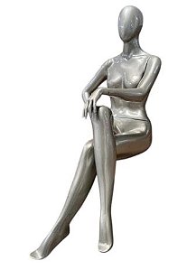MANEQUIM DE FIBRA FEMININO SENTADA SAVANA