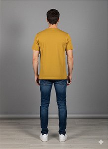 Camiseta Masculina Gold Cross Edition – Malha Egípcia Mostarda