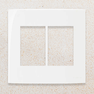 PLACA 4X4 - 6 POSTOS - BRANCO BRILHO - SLEEK