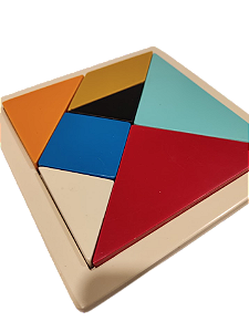 Jogo de Tabuleiro Tangram