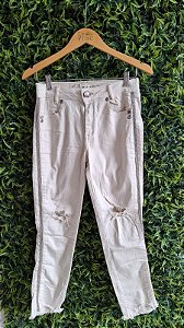 CALÇA BEJE RAZZO  BRILHO NAS LATERAIS  40
