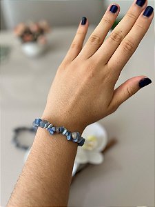 Pulseira cascalho Quartzo Azul – Paz Interior, Comunicação e Confiança