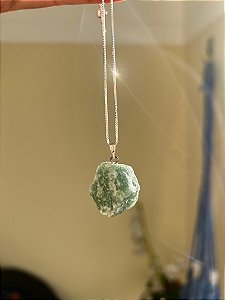 Pingente De Quartzo Verde bruta – Equilíbrio e Saúde