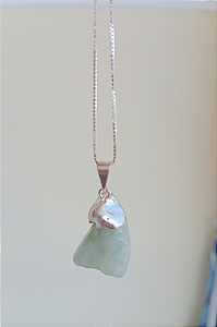 Pingente Água-Marinha com banho prata – Calma, Comunicação e Intuição