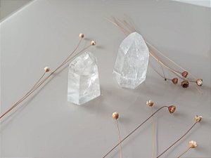 Ponta de Quartzo Cristal — Clareza, Proteção e Elevação Energética
