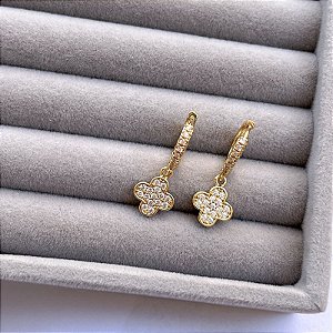 Brincos Argola Prata/Dourado Cravejados Trevo