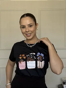 Tshirt Três Cachorrinhos com Flores