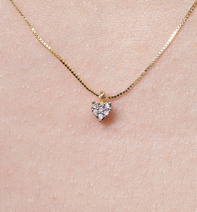 GARGANTILHA CORAÇÃO OURO 18K COM DIAMANTES
