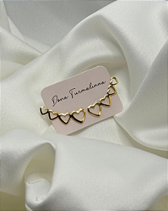 Brinco Ear Cuff corações banhado em ouro 18k