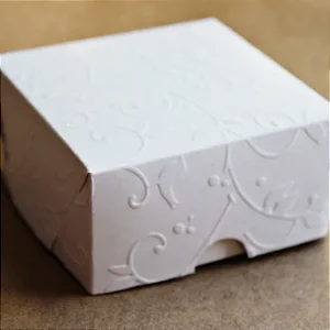 Caixa 8x8x4 cm