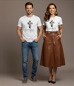 CAMISETA YESHUA - ELE VIVE - BLACK AND WHITE