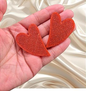 Brinco coração curvo