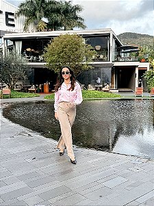 Calça em Alfaiataria Elegante Camel - C1101