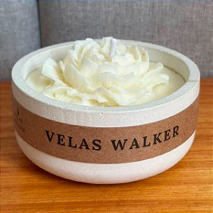 Vela Flor no Vaso de Cimento Liso